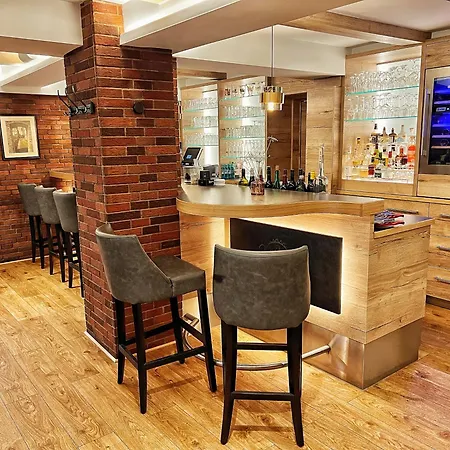 Hotel Combecher 3*