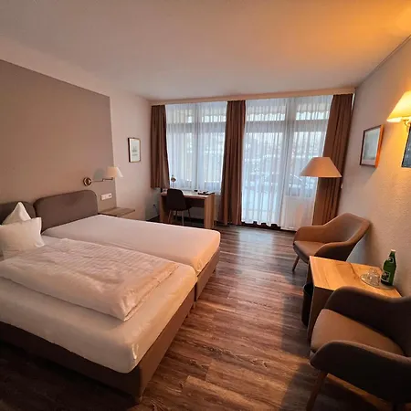 Combecher Otel Neukirchen (Schwalm-Eder)